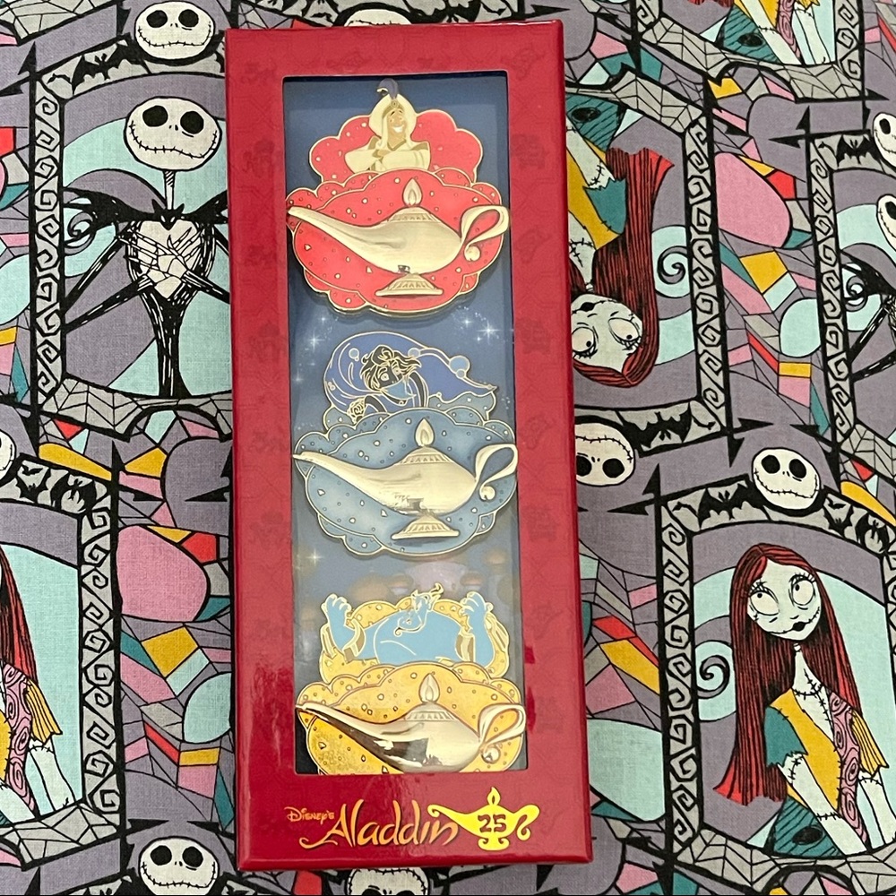 Aladdin 25th Anniversary LIMITED EDITION Pin Set